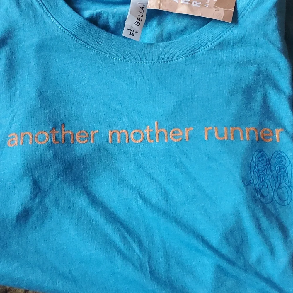 NWT running tshirt - Picture 5 of 6